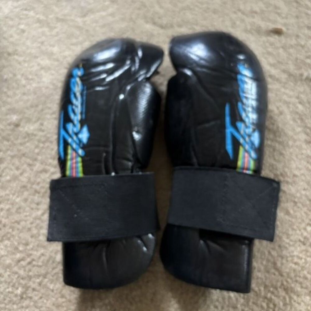 Century Tracer Size Youth Small Martial Arts Sparring Gloves